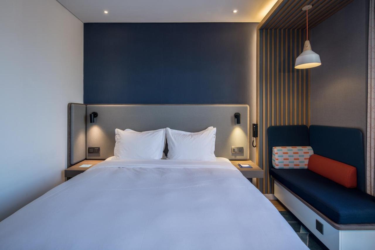 Holiday Inn Express Haining City Center, An Ihg Hotel Buitenkant foto